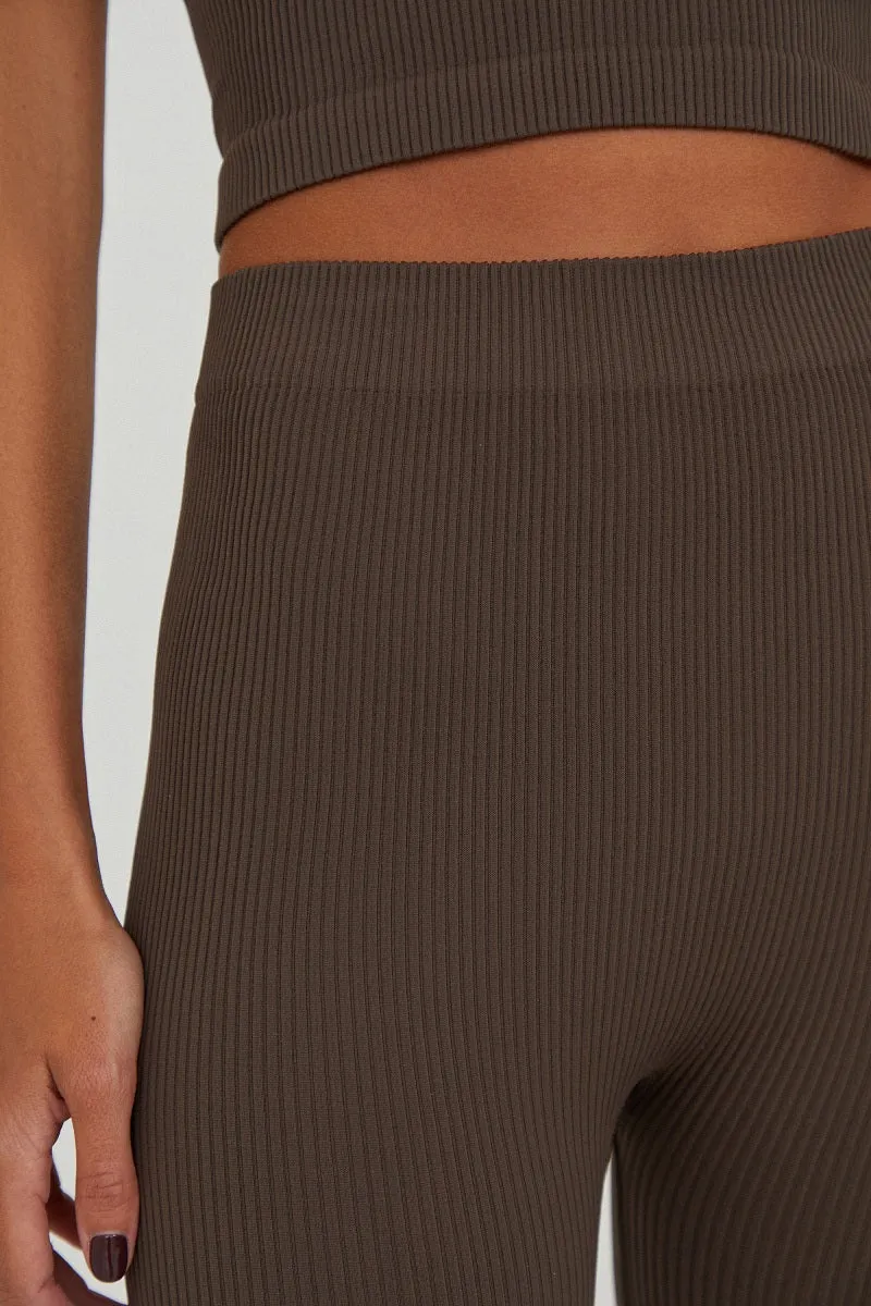 High-rise cycling shorts